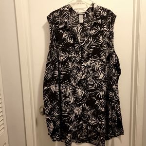 5X 34/36.  Black & White sleeveless blouse. Button down & collar great condition